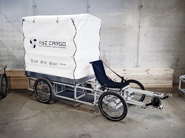 XYZ CARGO FOURWHEELER + cargo area with tarp cover